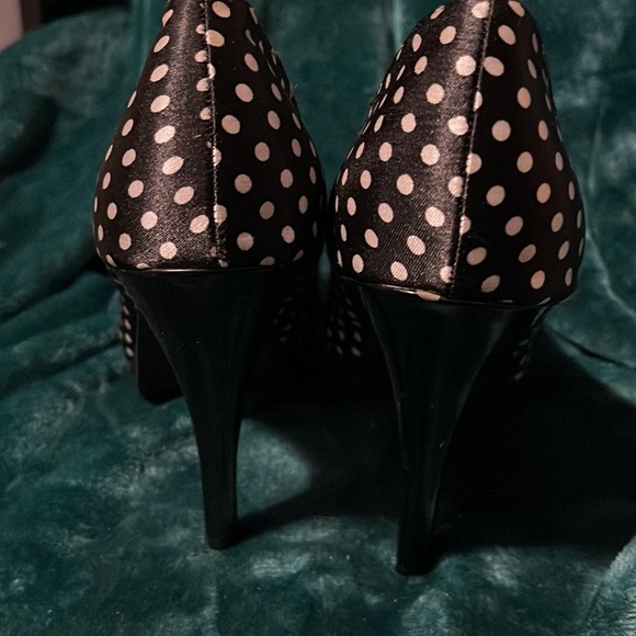 Gorgeous black and white stilettos - Picture 4 of 7